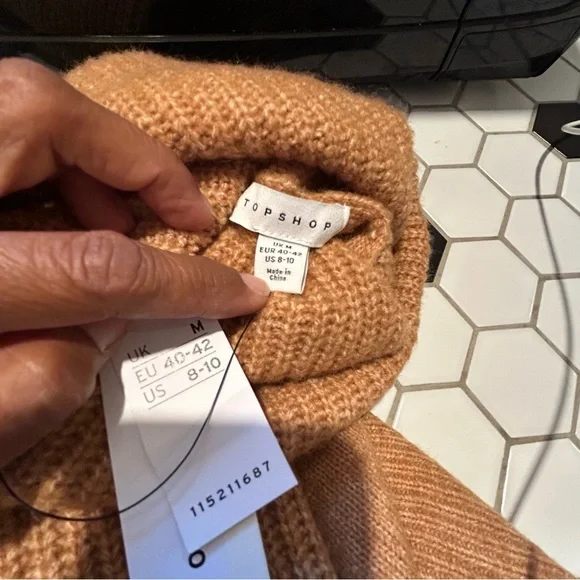 NWT Topshop Rollneck Balloon Sleeve Crop Sweater Brown Camel Ribbed Sz 8-10 - Picture 5 of 9